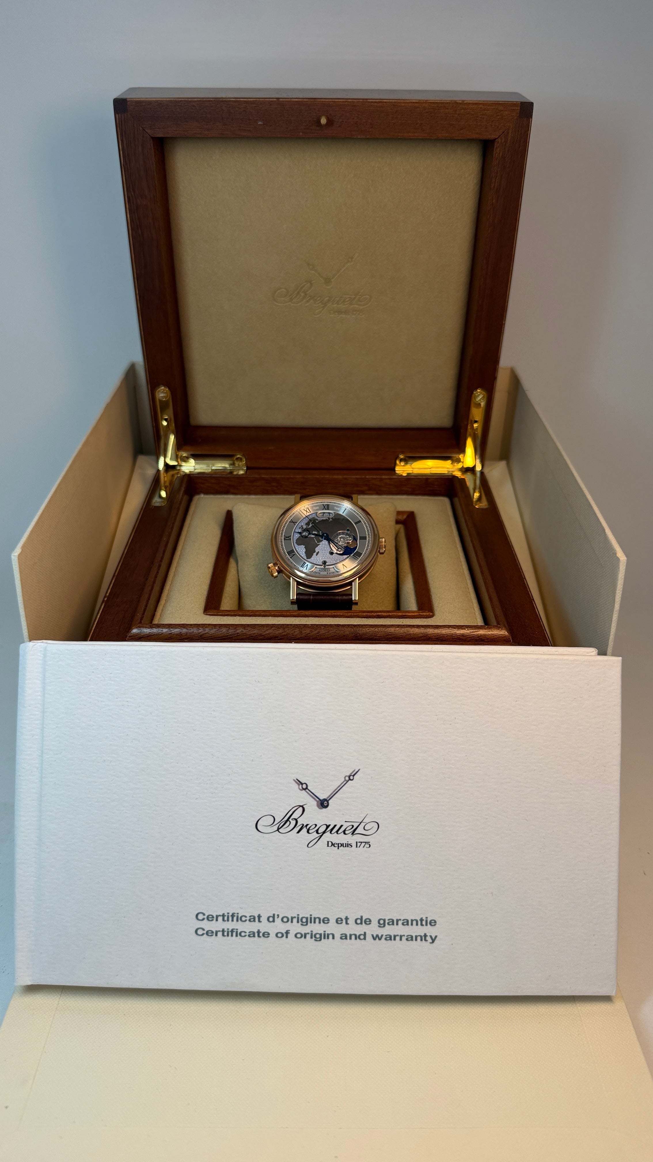 Breguet Classique Hora Mundi 