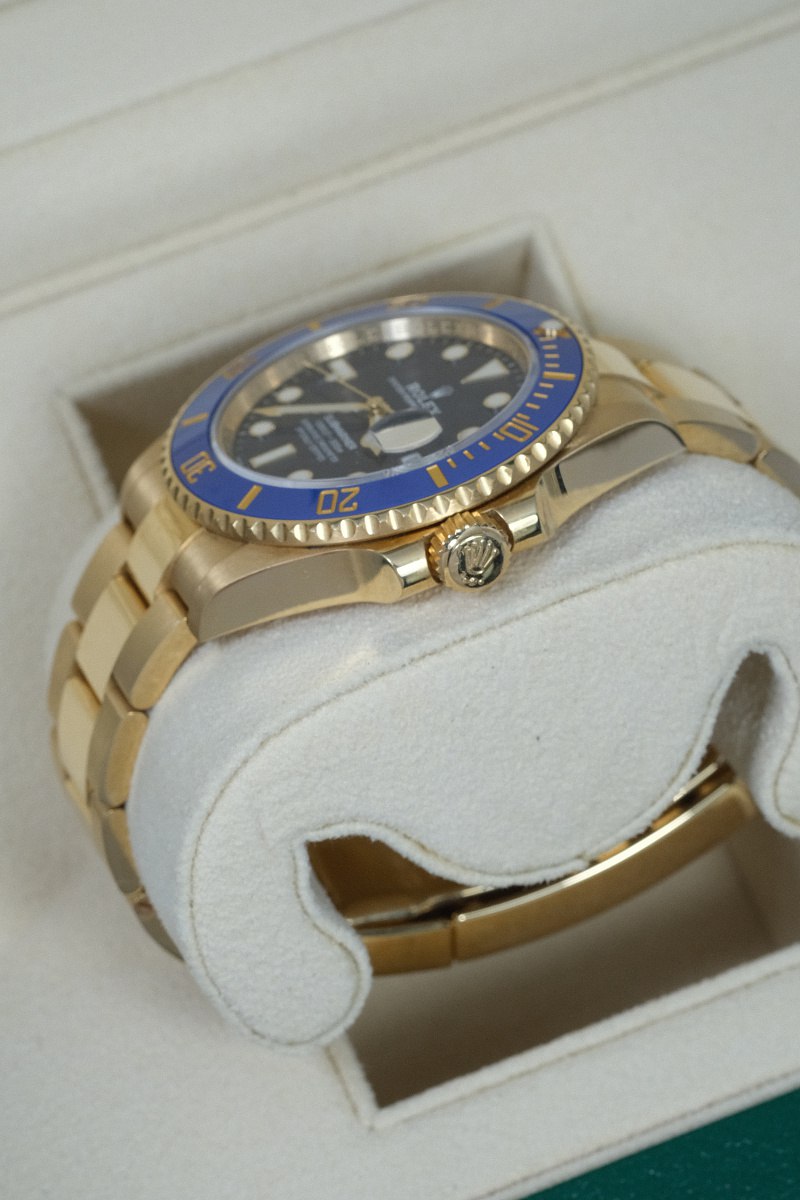 Rolex Submariner Submariner Date 18K Yellow Gold Men's Watch