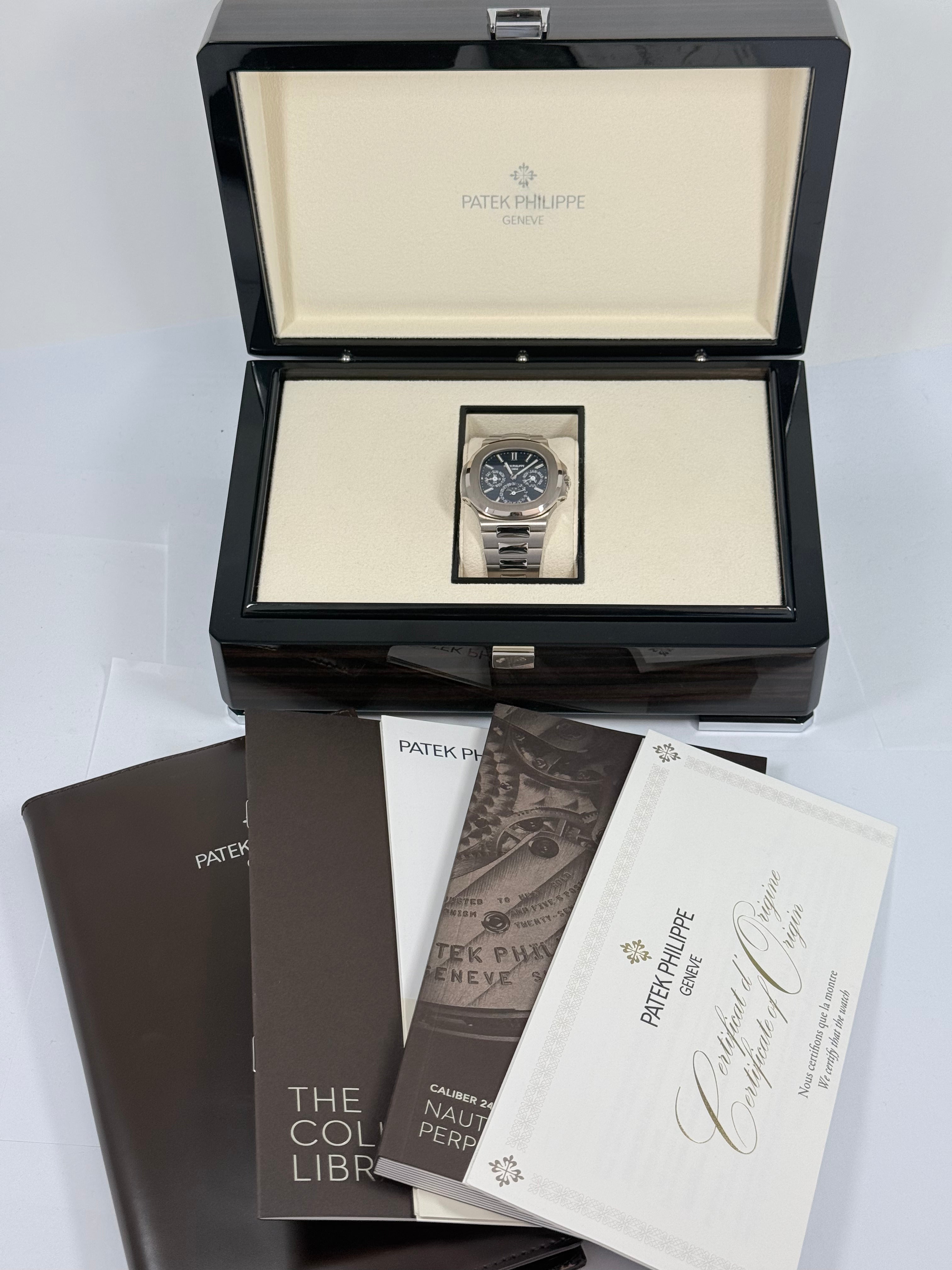 Patek Philippe Nautilus Ultra-thin Perpetual Calendar 18K White Gold Men's Watch