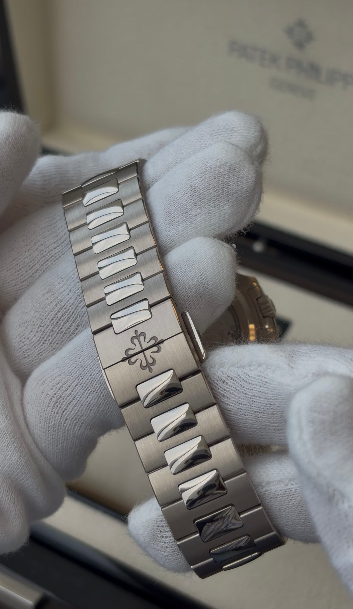 Patek Philippe Nautilus Ultra-thin Perpetual Calendar 18K White Gold Men's Watch