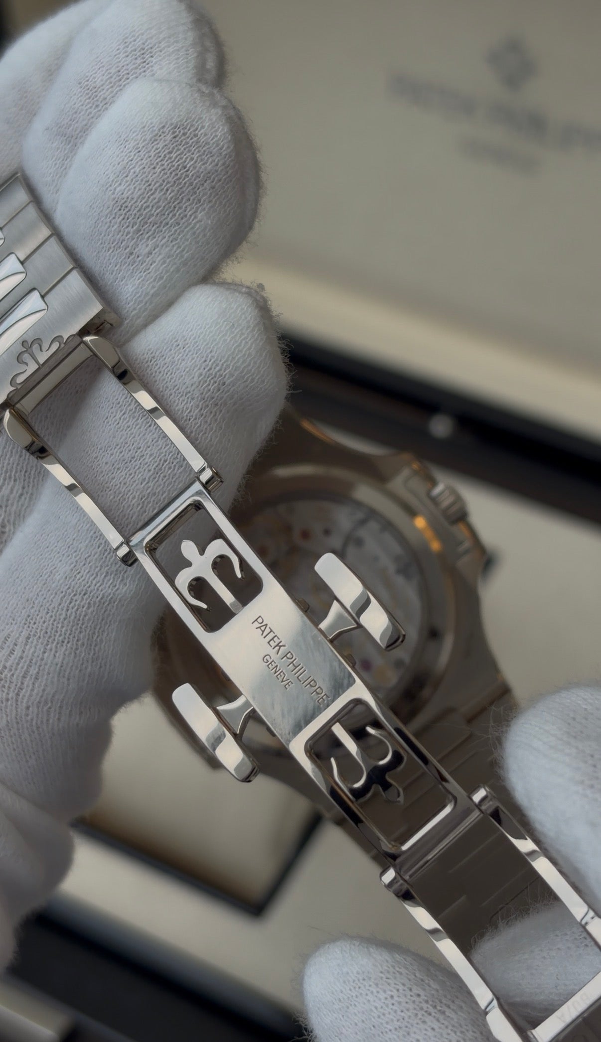 Patek Philippe Nautilus Ultra-thin Perpetual Calendar 18K White Gold Men's Watch