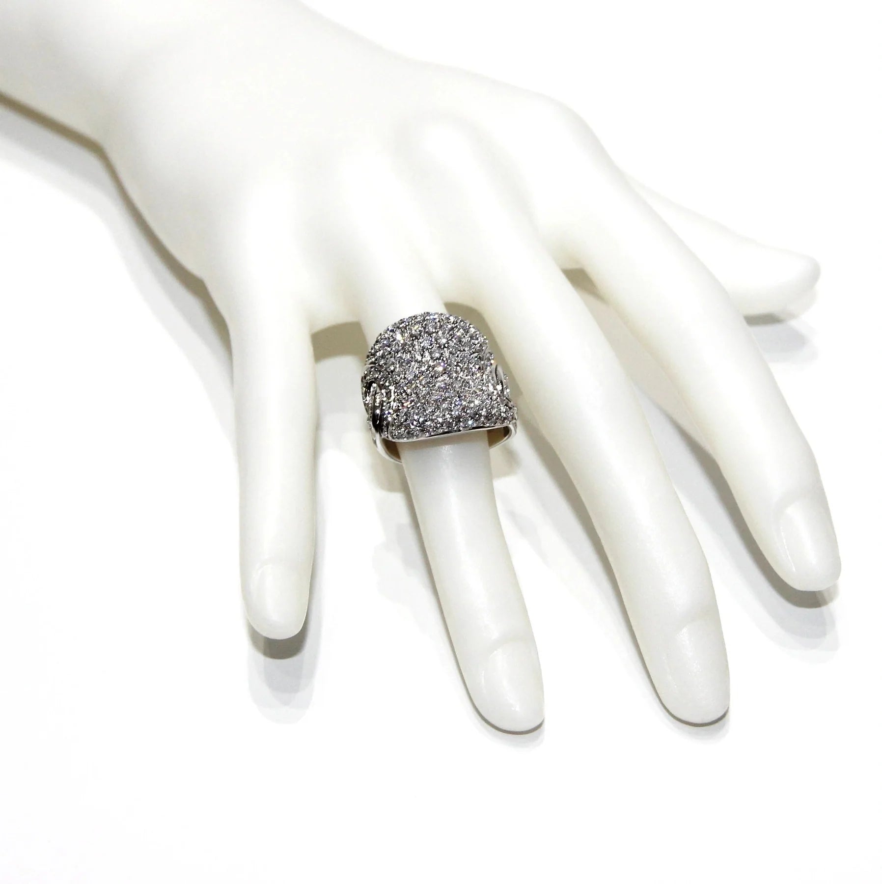 Leo Pizzo 18K White Gold Diamond Pave Lady's Ring