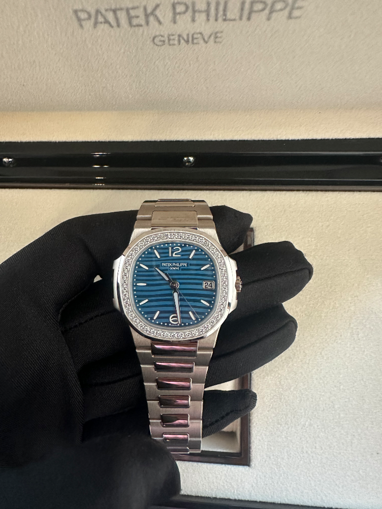 Patek Philippe Nautilus 32 mm 18K White Gold Diamond Bezel Women’s Watch