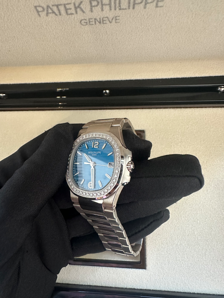 Patek Philippe Nautilus 32 mm 18K White Gold Diamond Bezel Women’s Watch