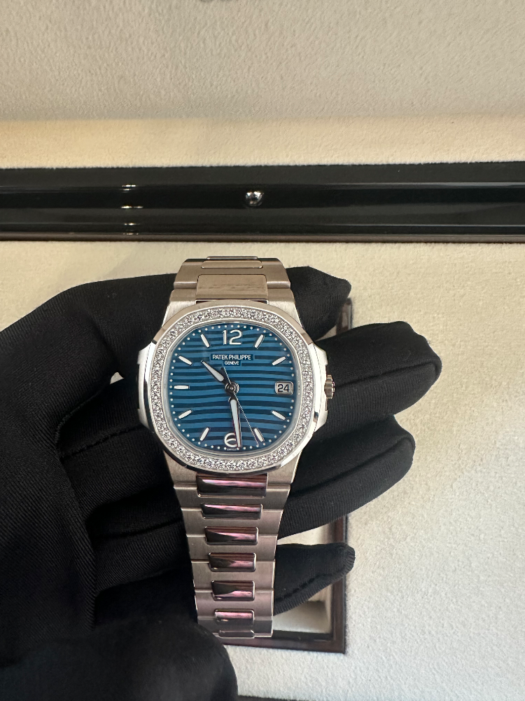 Patek Philippe Nautilus 32 mm 18K White Gold Diamond Bezel Women’s Watch