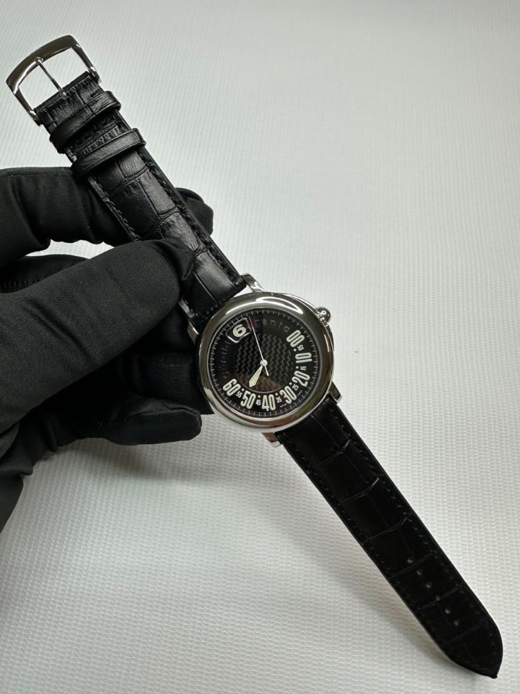 Gerald Genta Arena Retro Stainless Steel Men`s Watch