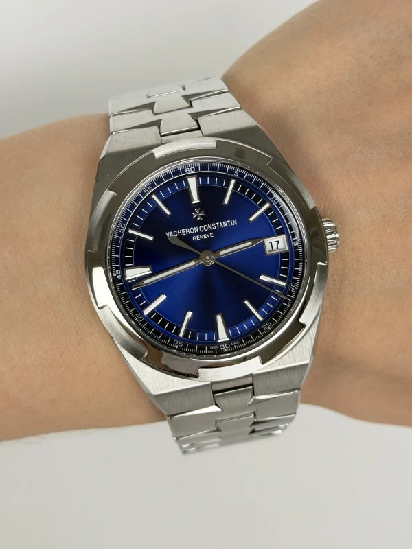 Vacheron Constantin Overseas Automatic Date Stainless Steel Men's Watch 4500V/110A-B128