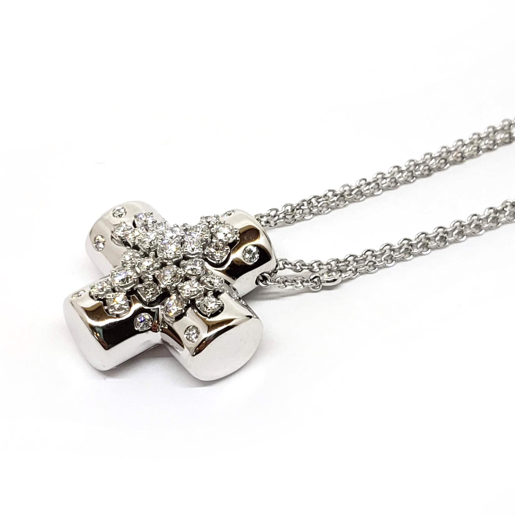 Damiani Paradise Collection Cross Pendant With 18k White Gold And Diamonds