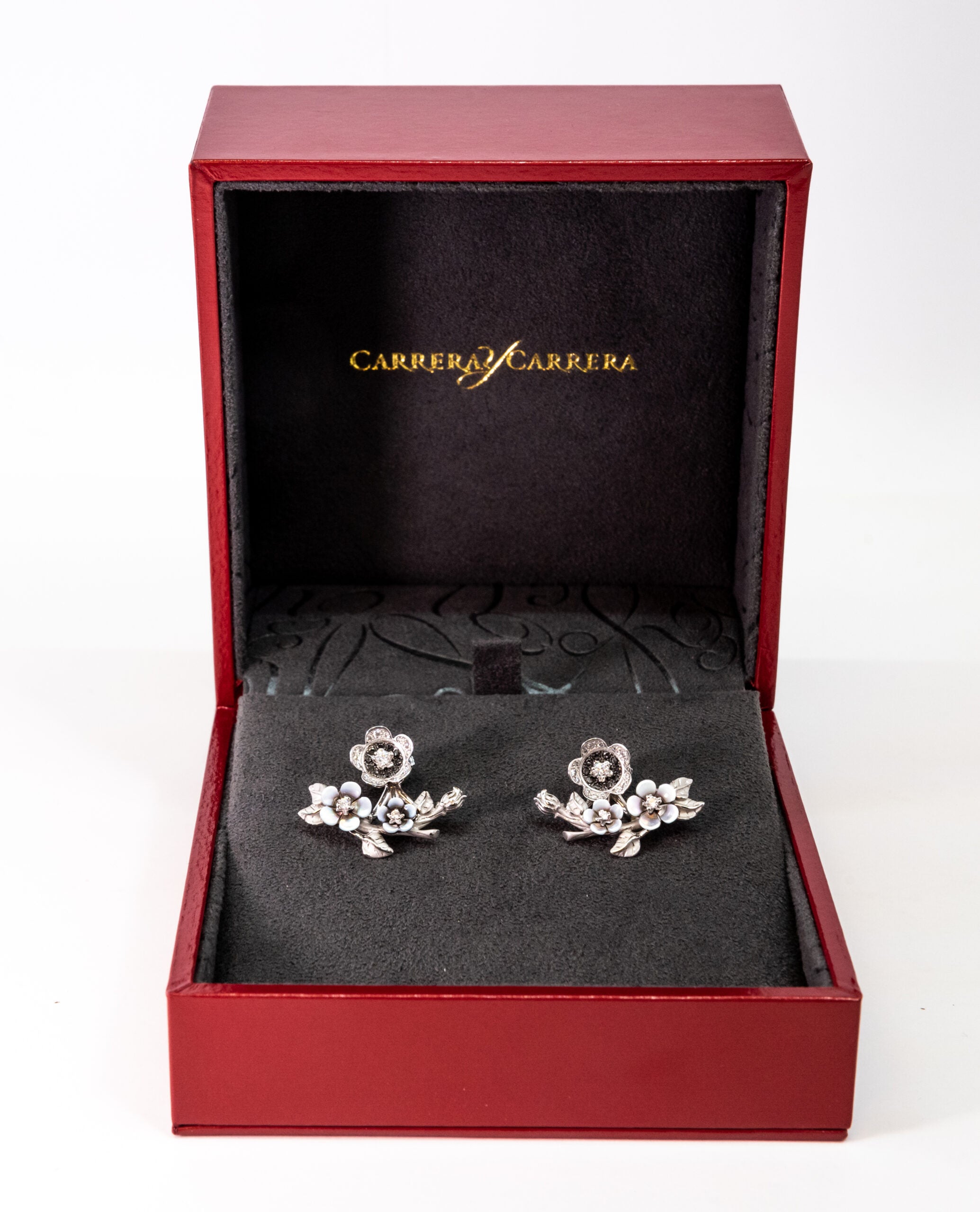 Carrera Y Carrera Cerezo 3 Flower 18K White Gold Mother of Pearl and Diamonds Earring