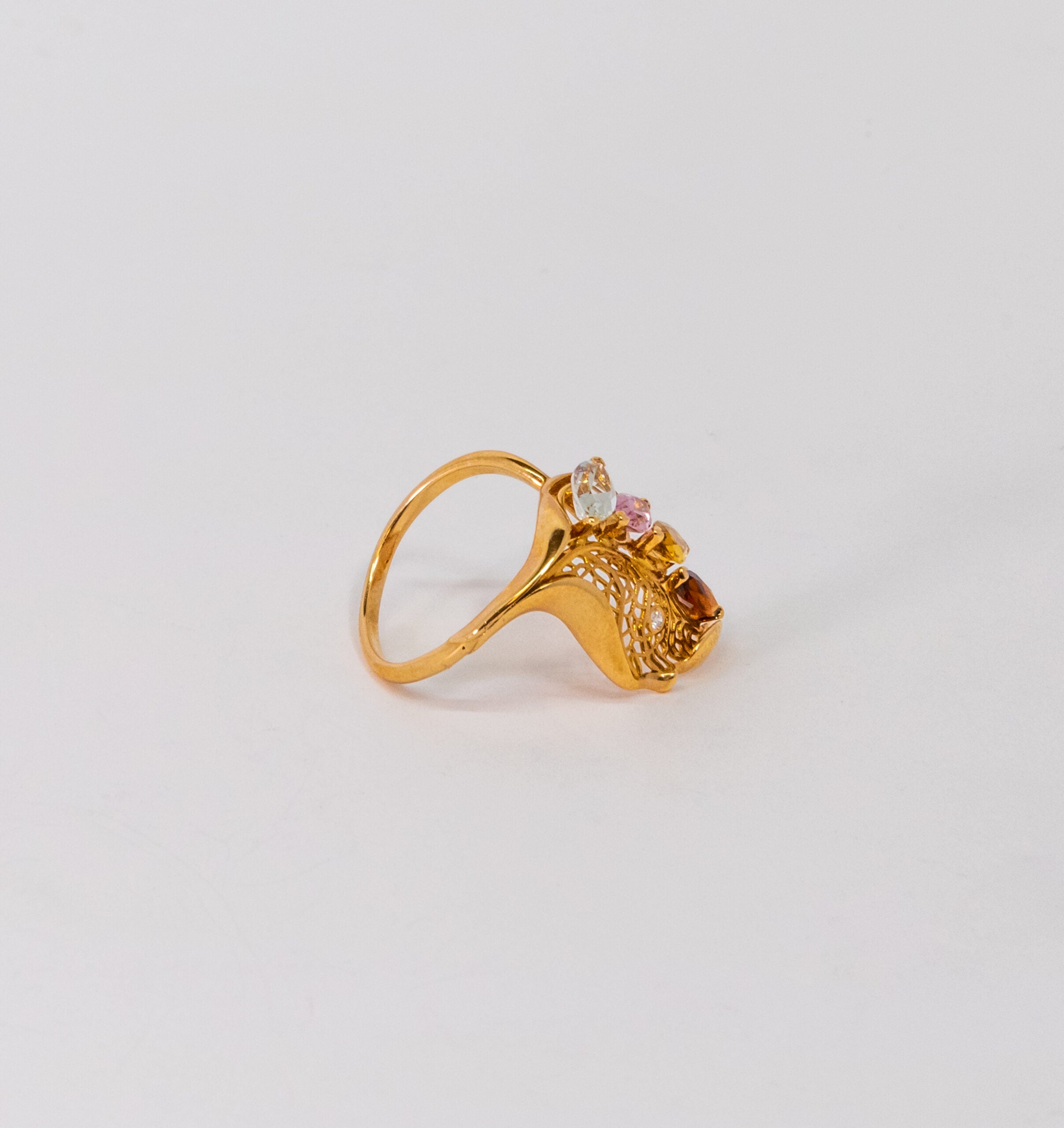 Carrera Y Carrera Hoja 18K Yellow Gold Diamond and Sapphire Ring