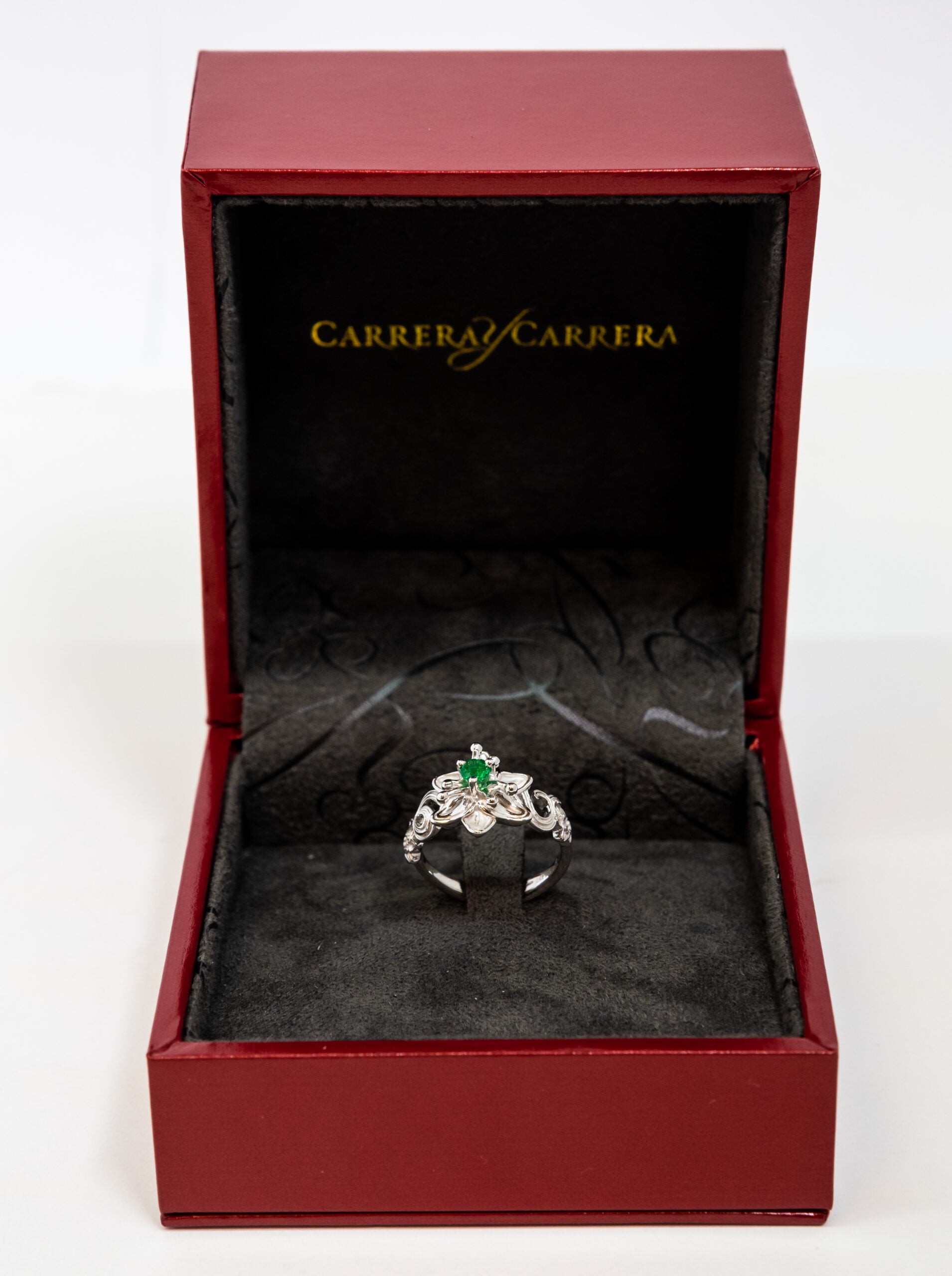 Carrera Y Carrera Jazmin 18K White Gold and Emerald Ring