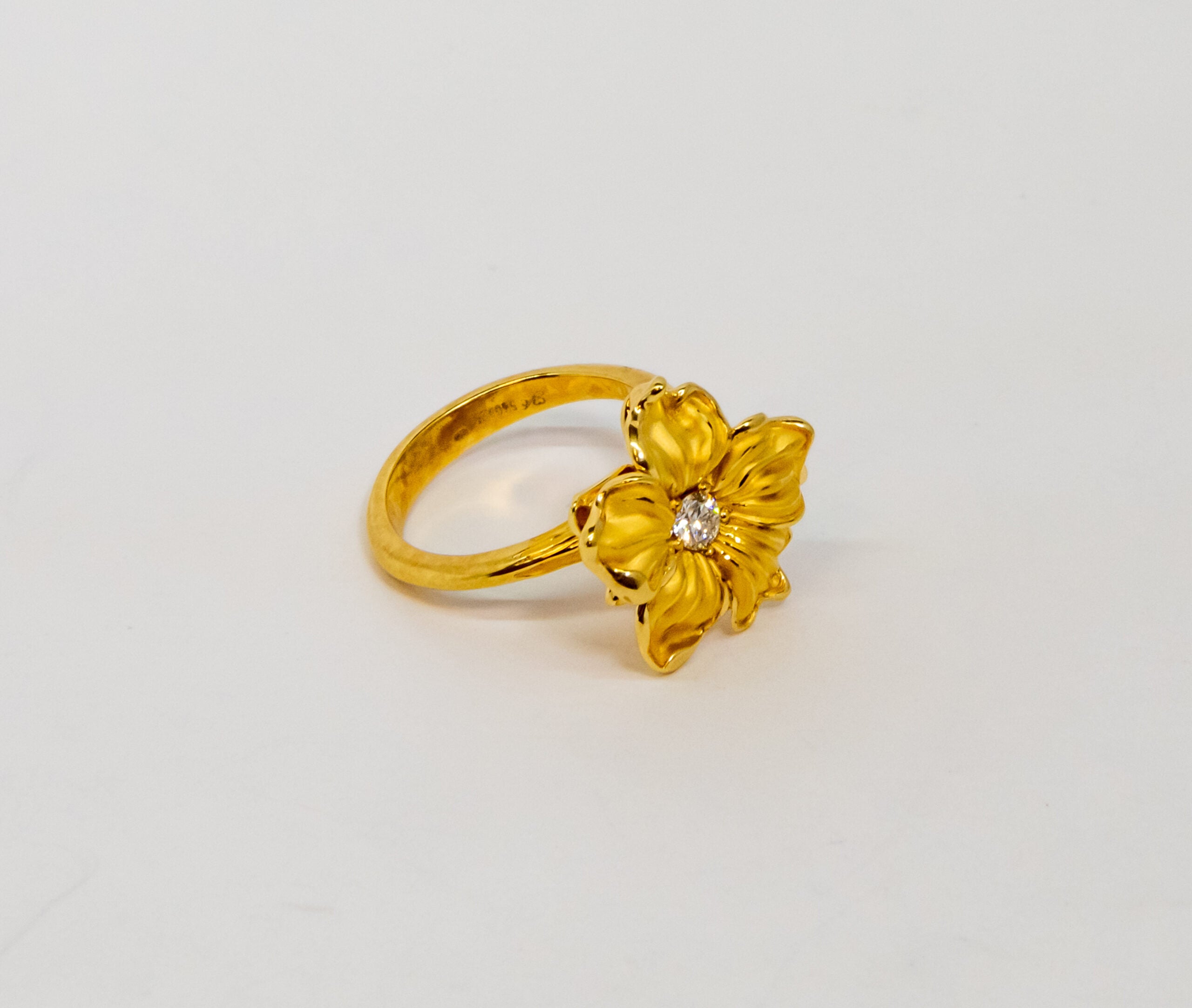 Carrera Y Carrera Emperatriz 18K Yellow Gold Diamond Ring